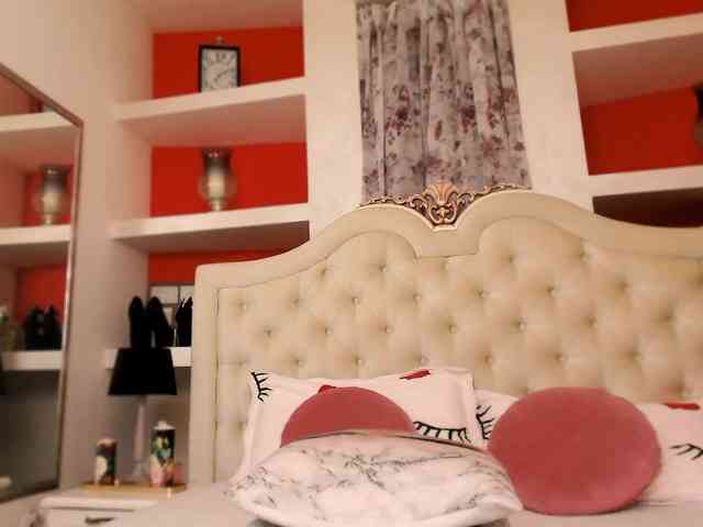MiaBloom webcam