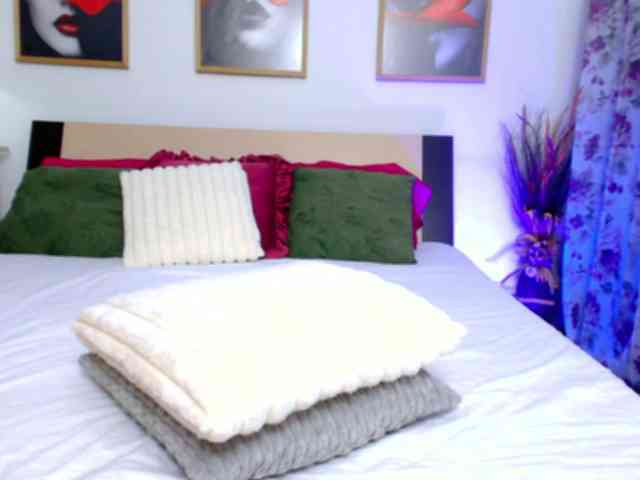 MiaBloom webcam