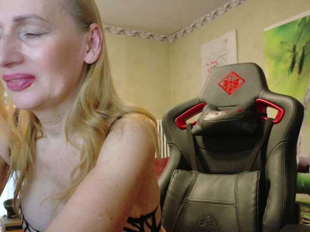 AngelikaMore's BongaCams show and profile