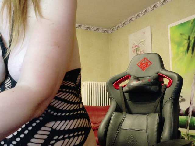 AngelikaMore's BongaCams show and profile