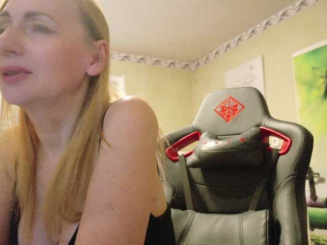 AngelikaMore's BongaCams show and profile