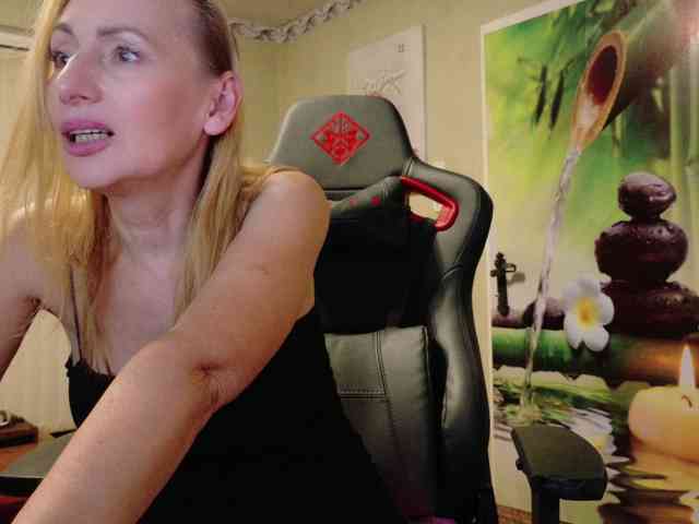 AngelikaMore webcam