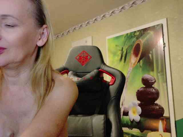 AngelikaMore webcam