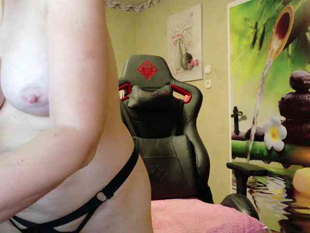 AngelikaMore webcam