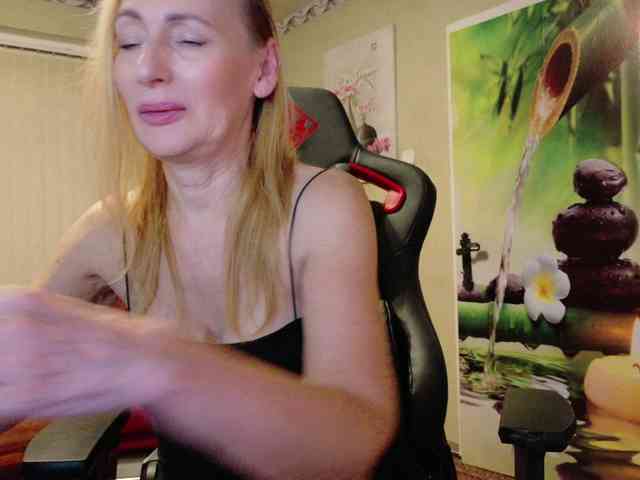 AngelikaMore webcam