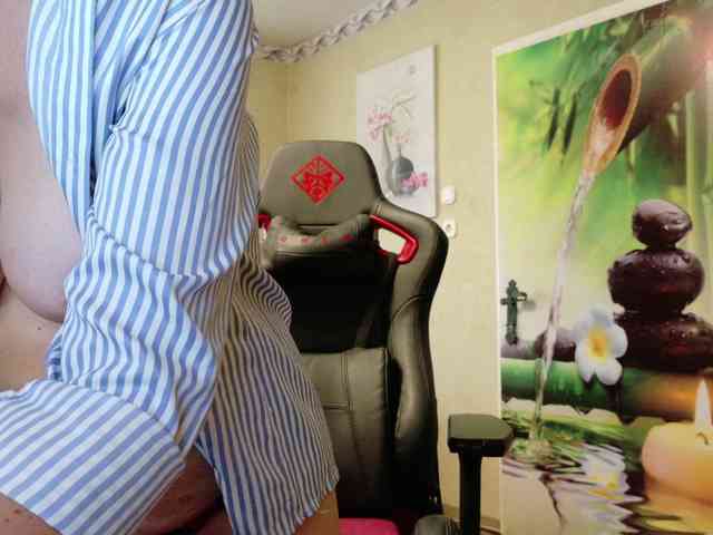 AngelikaMore webcam