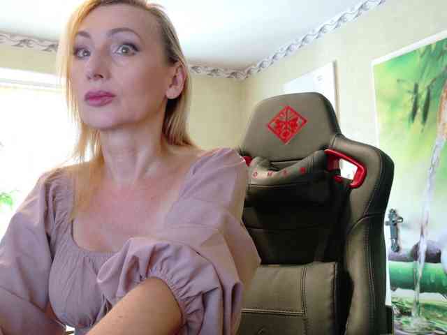AngelikaMore webcam