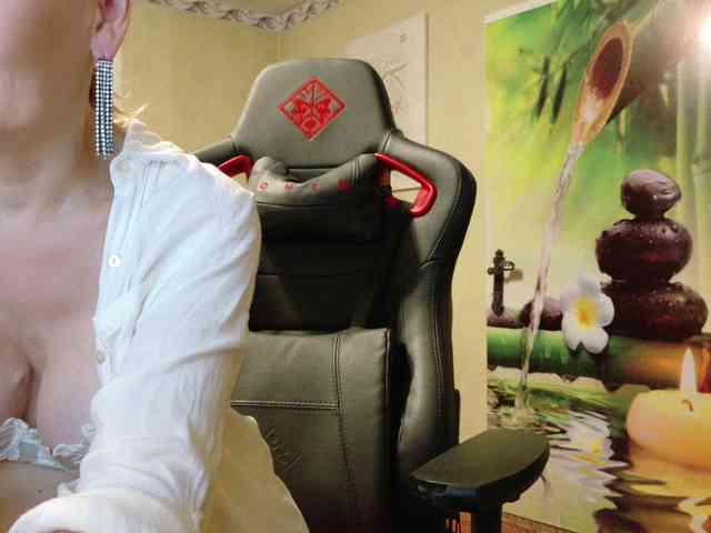 AngelikaMore webcam