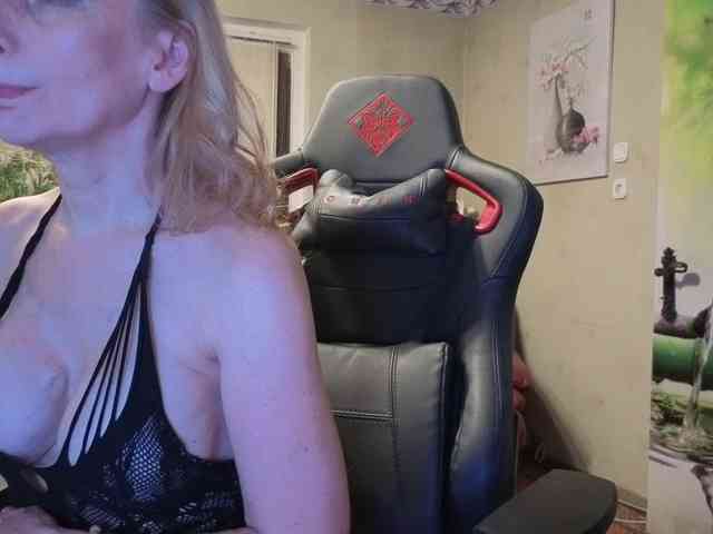 AngelikaMore AngelikaMore