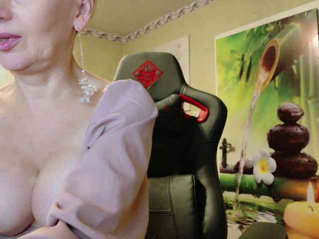 AngelikaMore webcam