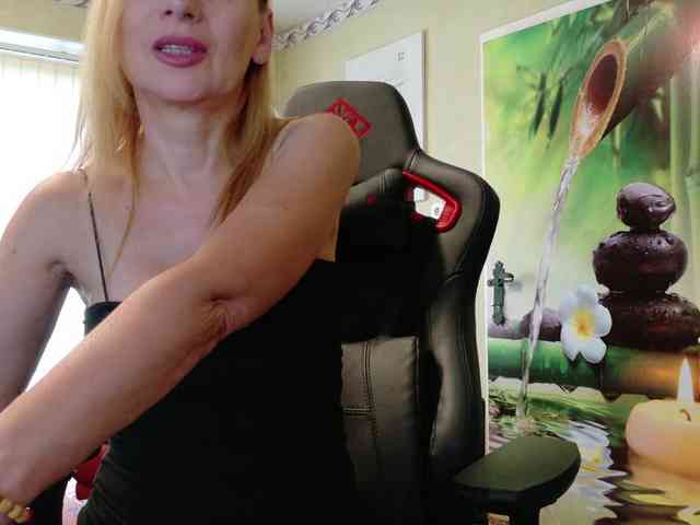 AngelikaMore webcam