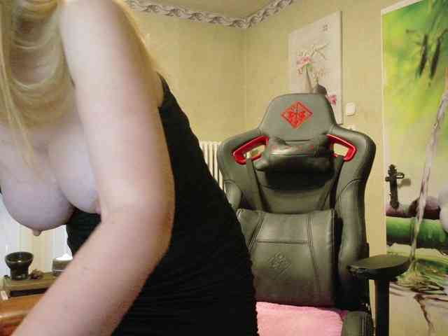 AngelikaMore AngelikaMore