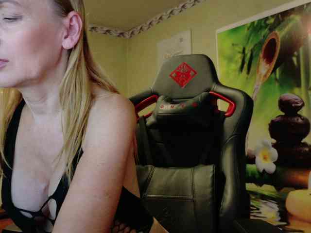 AngelikaMore webcam