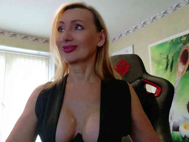 AngelikaMore webcam