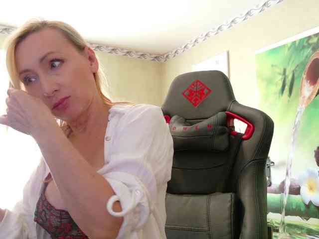AngelikaMore webcam