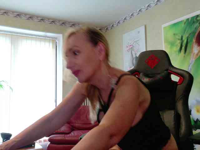 AngelikaMore webcam