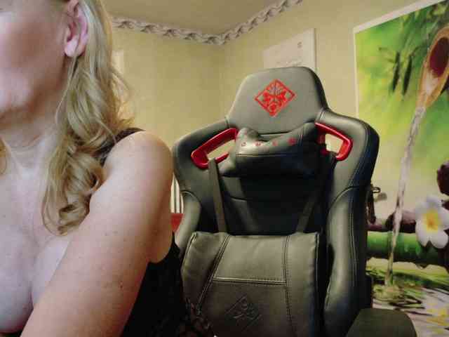 AngelikaMore AngelikaMore