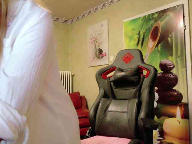 AngelikaMore webcam