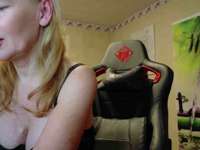 AngelikaMore AngelikaMore