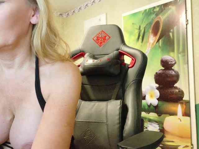 AngelikaMore webcam