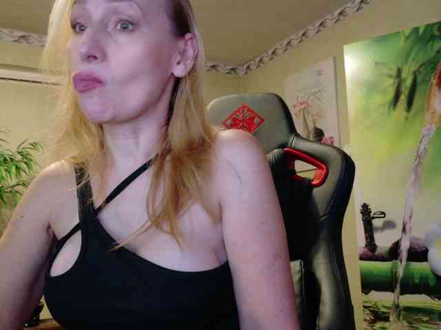 AngelikaMore AngelikaMore