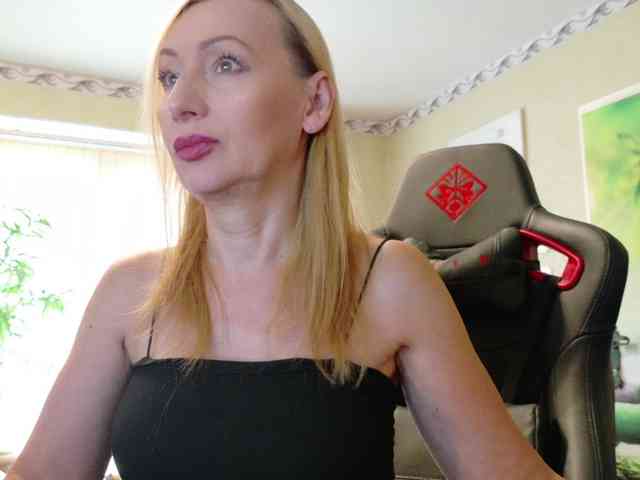 AngelikaMore webcam