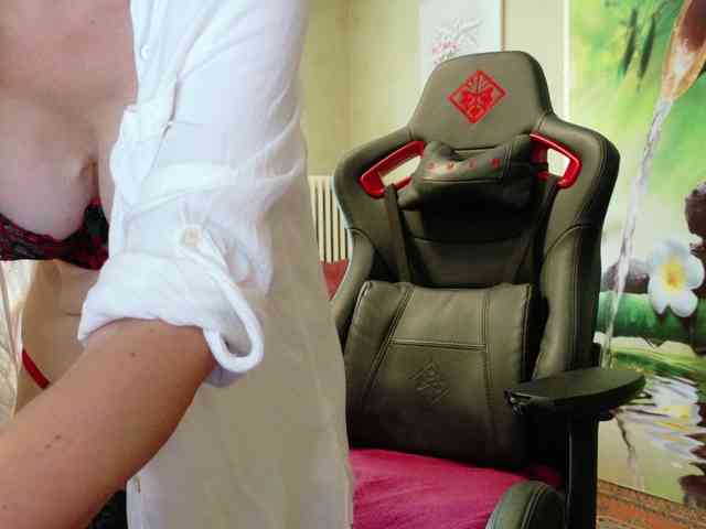 AngelikaMore webcam