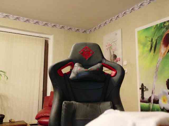 AngelikaMore webcam
