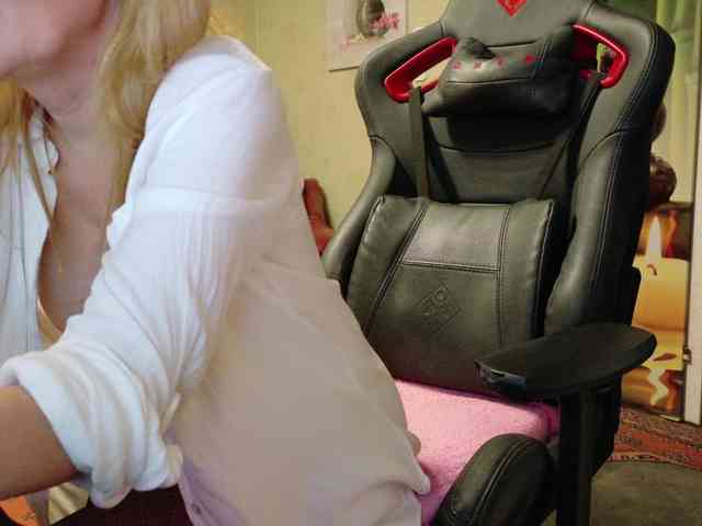 AngelikaMore webcam