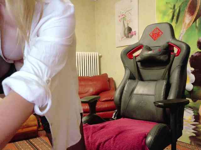 AngelikaMore webcam