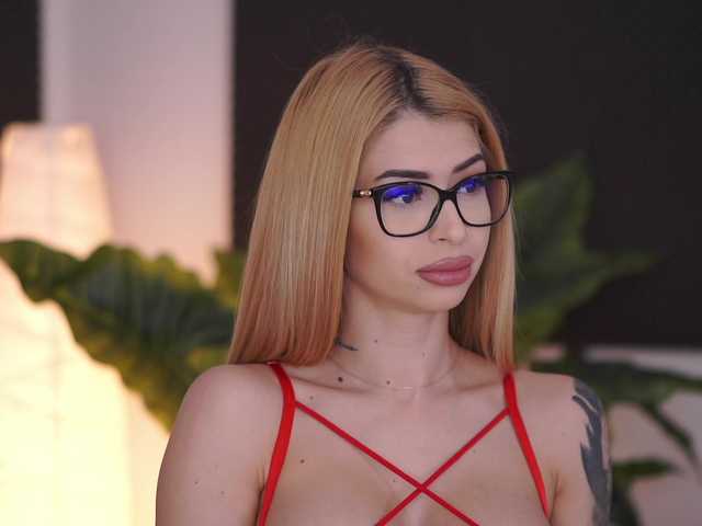 SkinnyBlondiie Porn