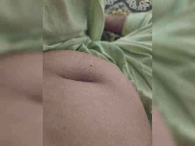 IqraQueen webcam