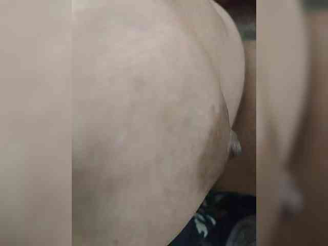 IqraQueen webcam