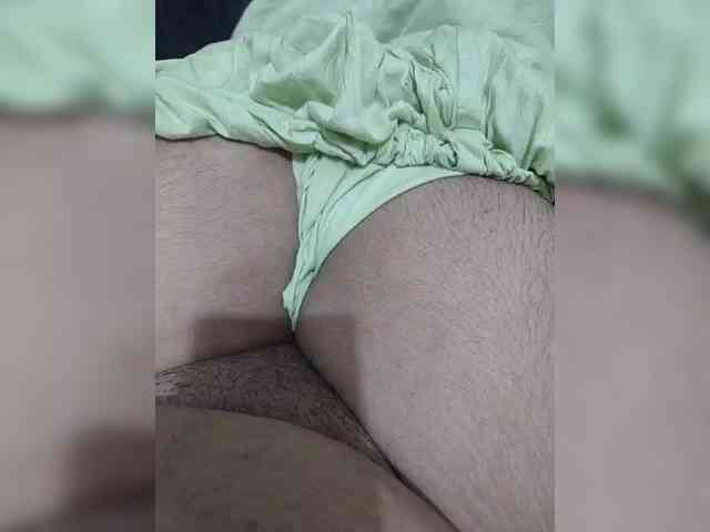 IqraQueen webcam