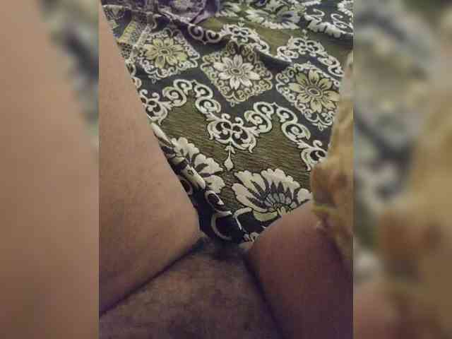 IqraQueen webcam