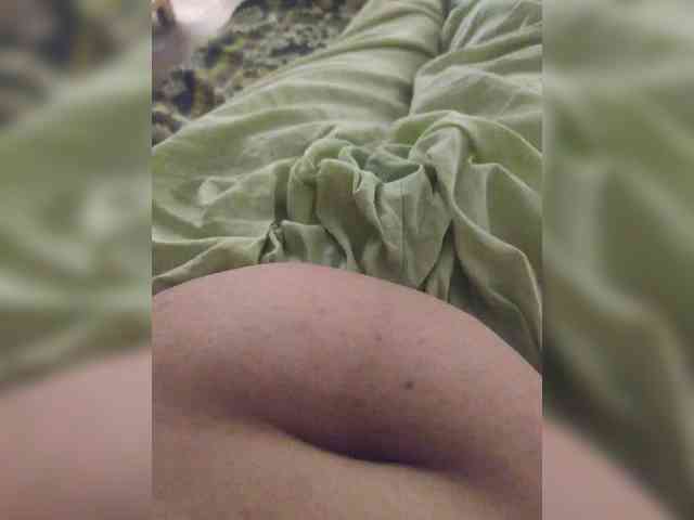 IqraQueen webcam