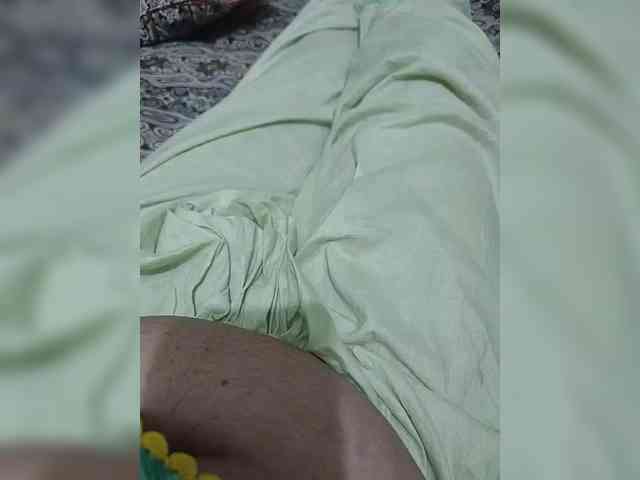 IqraQueen webcam