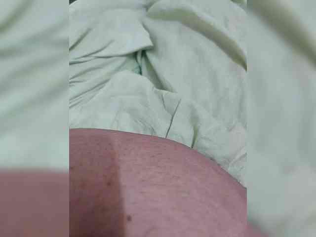 IqraQueen webcam