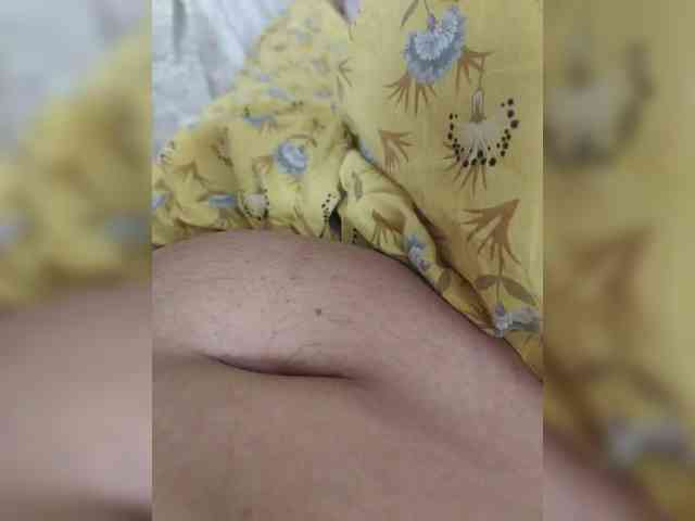 IqraQueen webcam