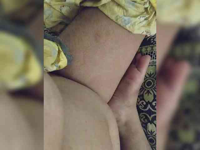IqraQueen webcam
