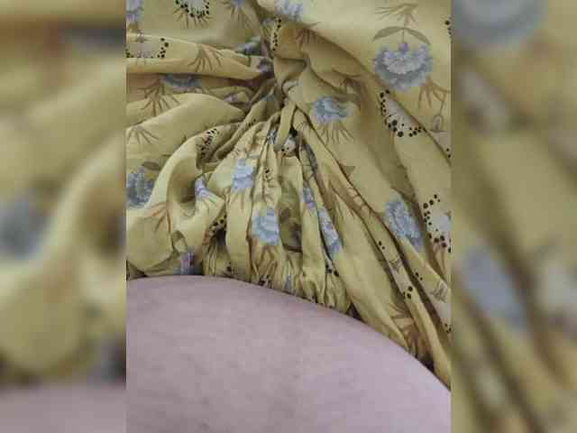 IqraQueen webcam