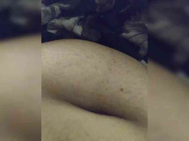 IqraQueen webcam