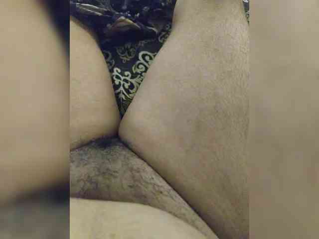 IqraQueen webcam