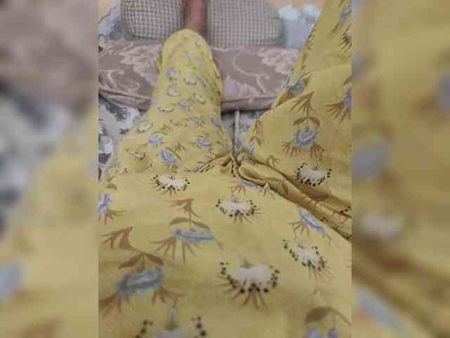IqraQueen webcam
