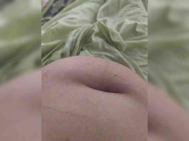 IqraQueen webcam