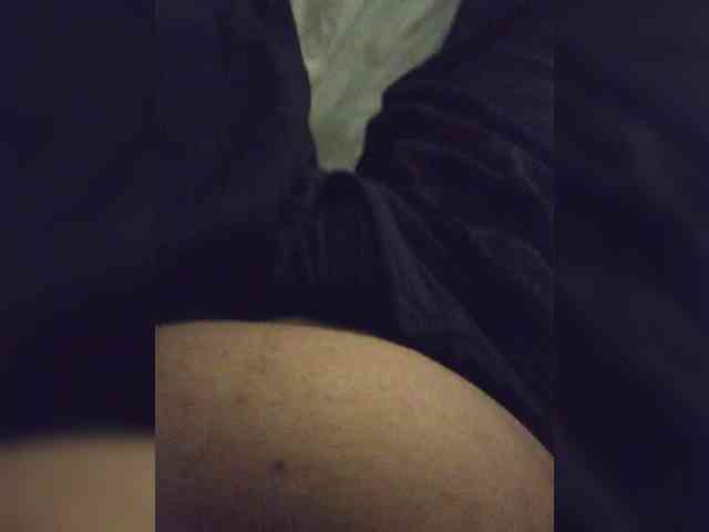 IqraQueen webcam
