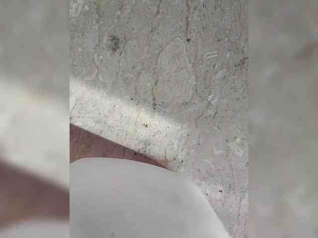 IqraQueen webcam