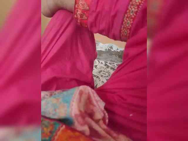 IqraQueen webcam