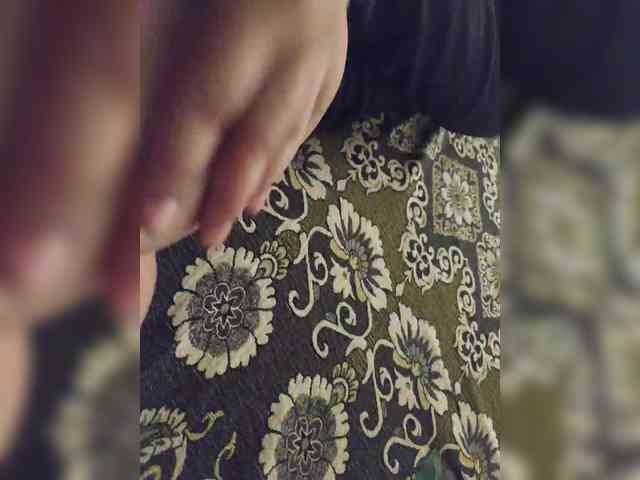IqraQueen webcam