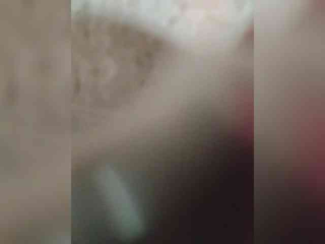 IqraQueen webcam